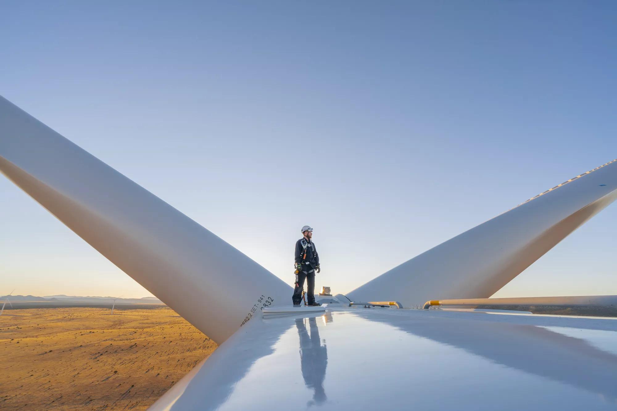 Western Spirit: Pattern Energy's Western Spirit wind project uses 377 wind turbines, with a capacity ranging between 2.3MW and 2.8MW, for four wind farms, namely 105MW Duran Mesa, 272MW Tecolote, 349MW Red Cloud, and the 324MW Clines Corners